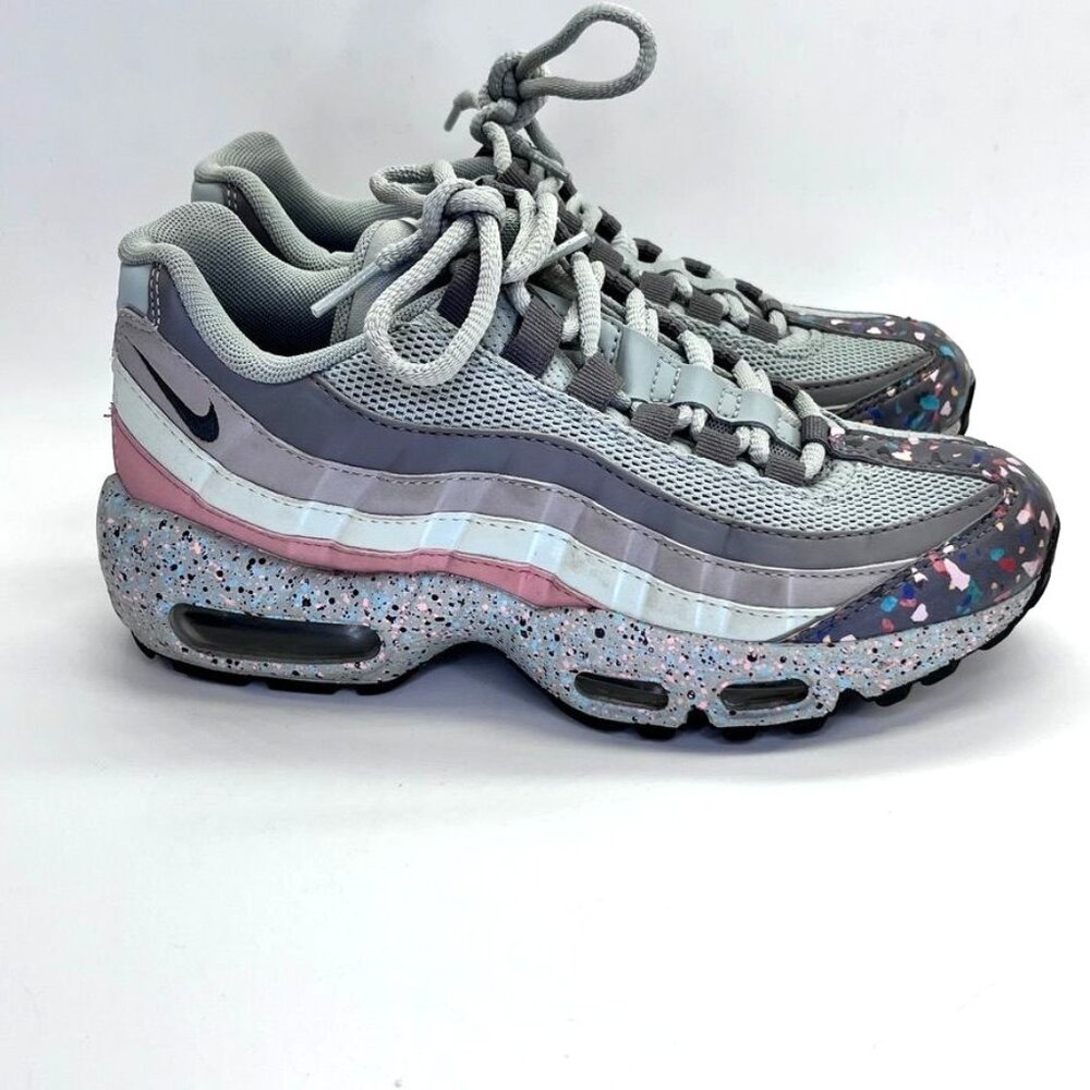 Nike Women's Air Max 95 SE Confetti Sneaker Size 6 Shoes Light Pumice 918413 002